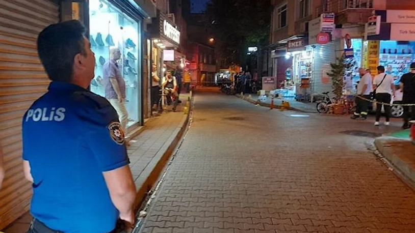 Fatih’te silahlı kavgada olayla ilgisi olmayan esnaf vuruldu