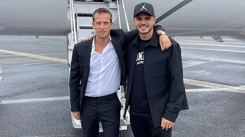 Galatasaray bir transfer bombası daha patlatıyor: Uçağa bindi, İstanbul'a geliyor
