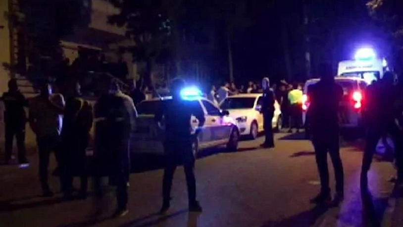 İntihar etmek isteyen adam polisi sırtından bıçakladı!