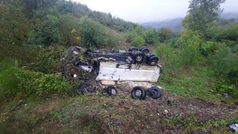 Kastamonu'da kamyon şarampole devrildi: 1 ölü
