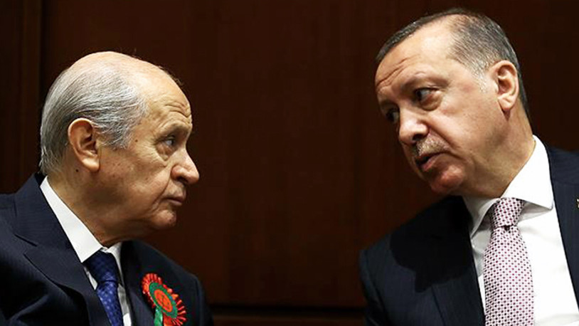 Oğuzhan Uğur'dan Devlet Bahçeli ve Erdoğan'a prompter göndermesi