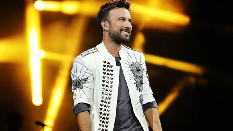 Sahne çökmüştü: Tarkan'dan 'konser' açıklaması
