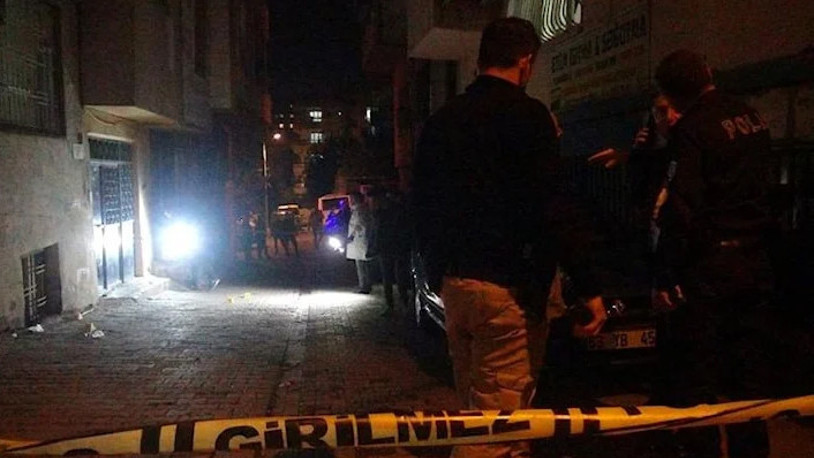 2 kardeş eve giderken silahlı saldırı öldürüldü