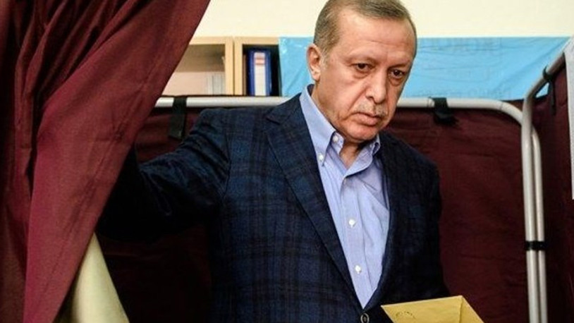AKP'nin Erdoğan'ın adaylığıyla ilgili görüş istediği ortaya çıktı