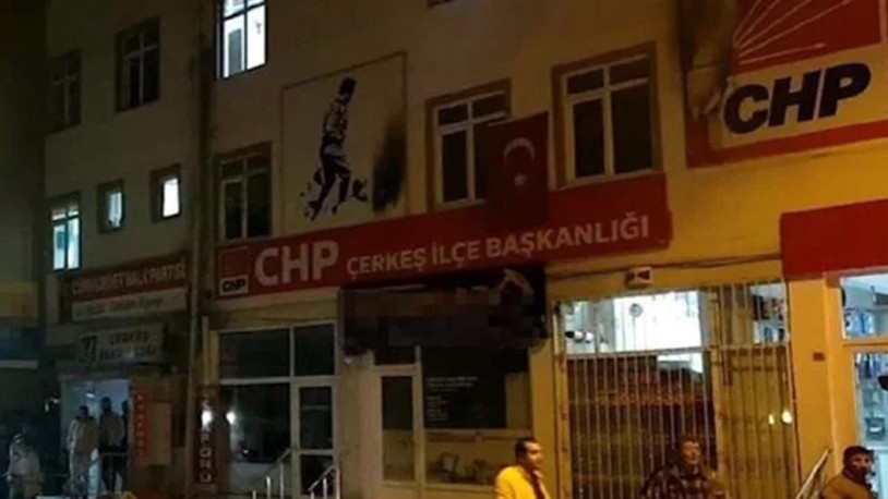 CHP İlçe Başkanlığı binasına saldıran şüpheli tutuklandı