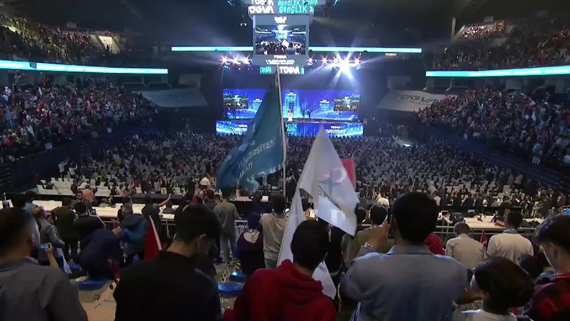 Erdoğan'dan TÜGVA'lı gençlere: Biz varız, bir de karşımızda düşmanlar var