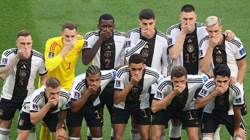 Almanya'dan maç öncesi beklenmedik protesto