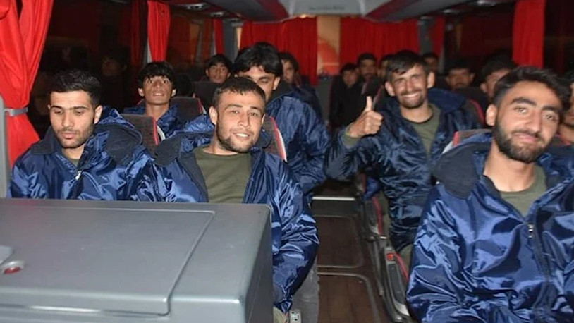 Edirne'de yakalanan 413 kaçak göçmen sınır dışı edildi