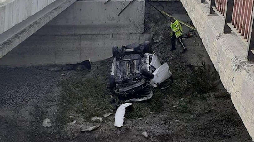 Köprüden uçan otomobildeki 3 kişi hayatını kaybetti: Facia 7 saat sonra fark edildi