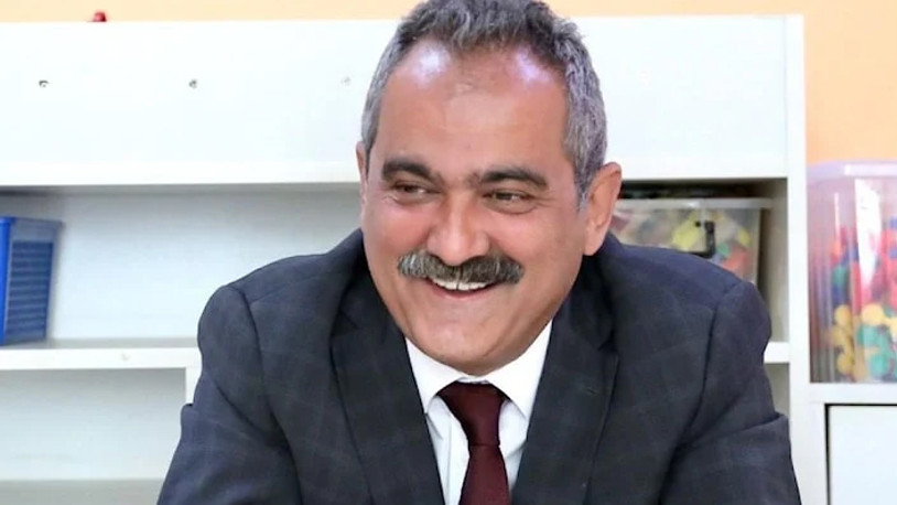 Milli Eğitim Bakanı soru soran vekillere kahve ve çikolata gönderdi