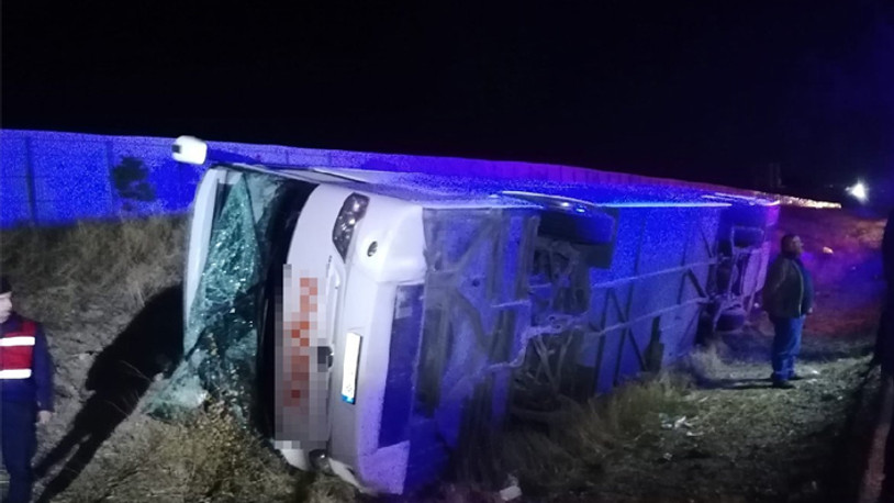 Nevşehir'de trafik kazası: Yeniden Refah Partilileri taşıyan otobüs şarampole devrildi