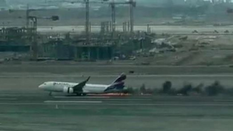 Peru'da dehşet: 102 kişi bulunan yolcu uçağı itfaiyeye çarptı