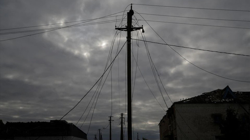 Zelenskiy duyurdu: Ukrayna, Avrupa'ya elektrik ihracatını askıya aldı