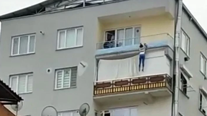Bursa'da 6'ncı kat balkonundan düşen Semanur hayatını kaybetti