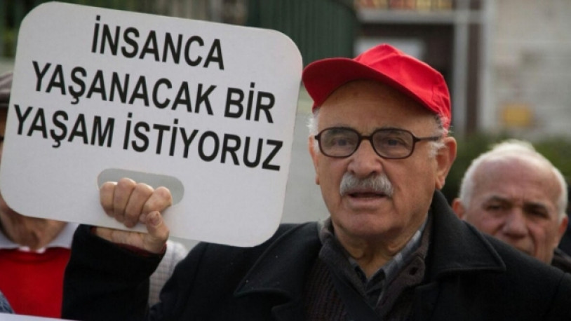 Emekli yurttaşlar İstanbul'da bir araya geldi