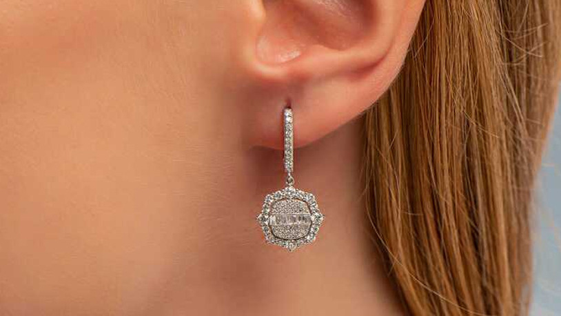 En Şık Pırlanta Baget Küpe Modelleri