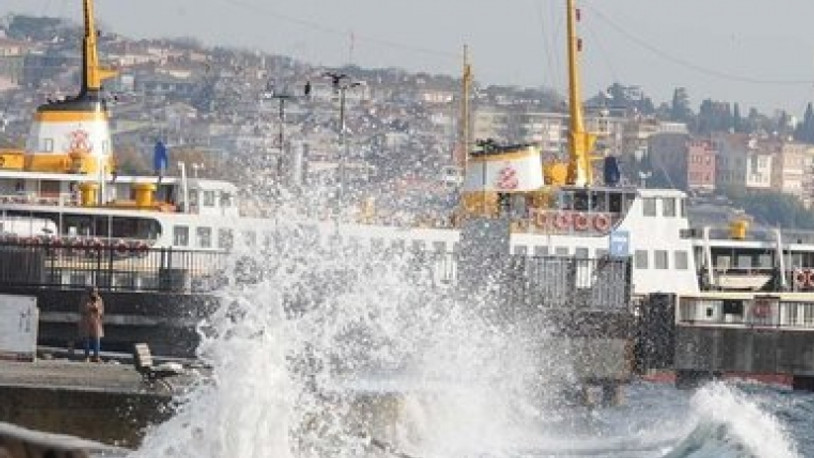 İstanbul'da ve İzmir’de bazı vapur seferleri iptal edildi