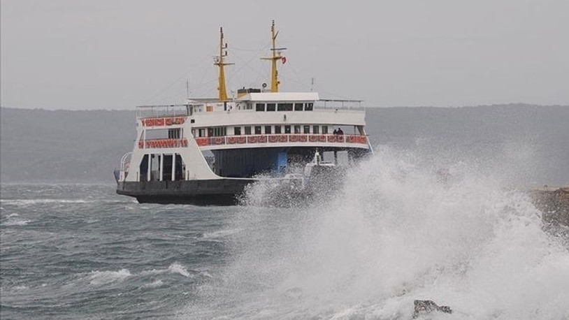 Bozcaada ve Gökçeada feribot seferleri fırtına nedeniyle iptal edildi