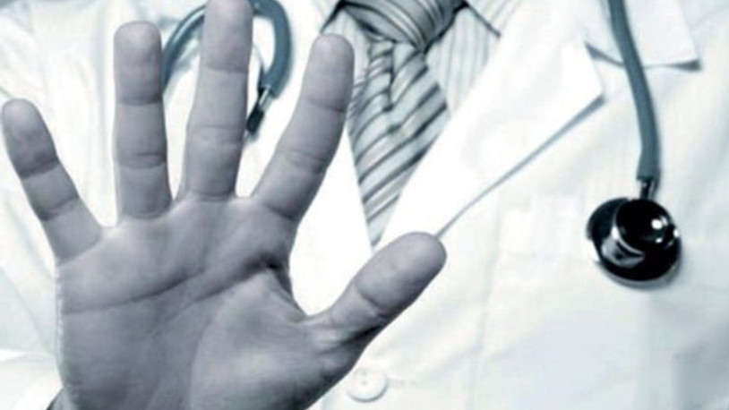 Kadın doktoru darbeden 2 şüpheli gözaltına alındı