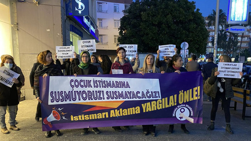 Mersin'de yaşanan çocuk istismarlarına karşı Mersin Kadın Platformu'ndan eylem