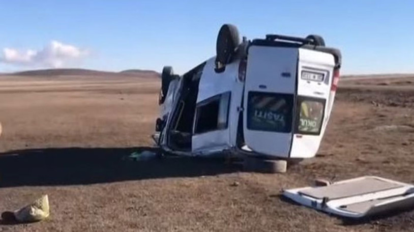 Öğrenci servisi devrildi: 1 öğrenci hayatını kaybetti, 14 yaralı