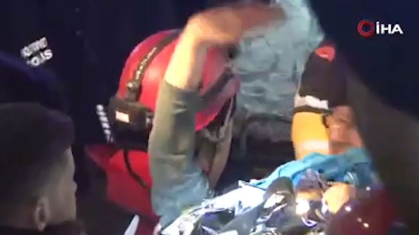 92 saat sonra enkazdan el sallayarak çıktı