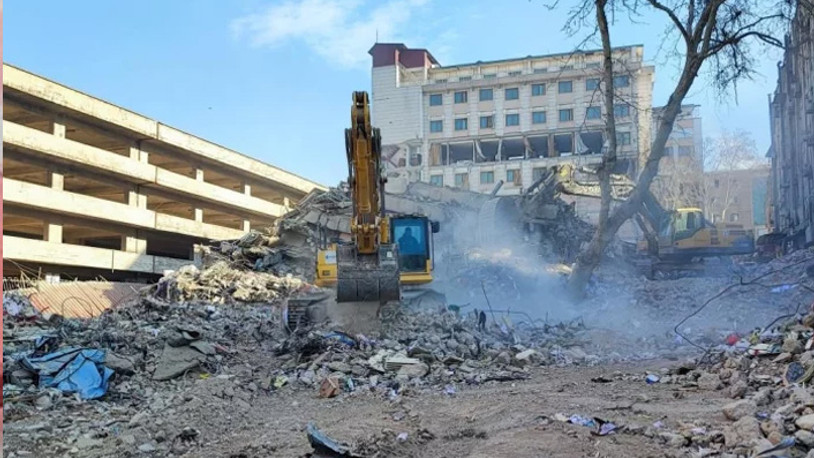 Depremde yıkılan Kazancı Otel'in sahibi gözaltına alındı