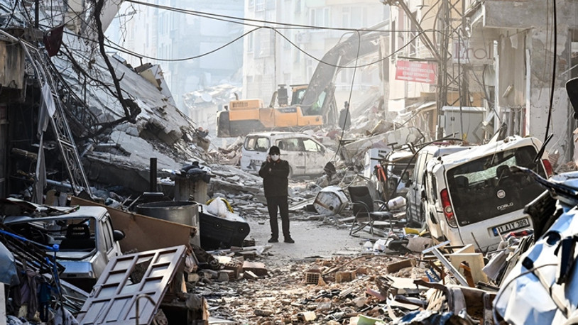 Depremin vurduğu 10 ildeki binalarla ilgili soruşturmalarda 14 tutuklama