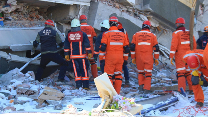 İran, Türkiye'deki depremzedeler için 1000 çadır gönderdi