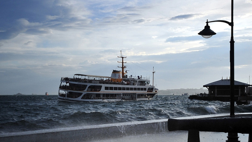 İstanbul'da deniz seferlerine lodos engeli