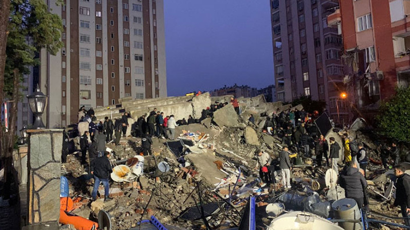 Kahramanmaraş depreminde yaralanan 45 kişi askeri uçaklarla İstanbul'a getirildi