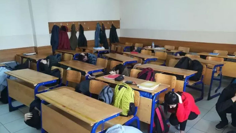 Okulların açılma tarihiyle ilgili Bakan Özer'den açıklama