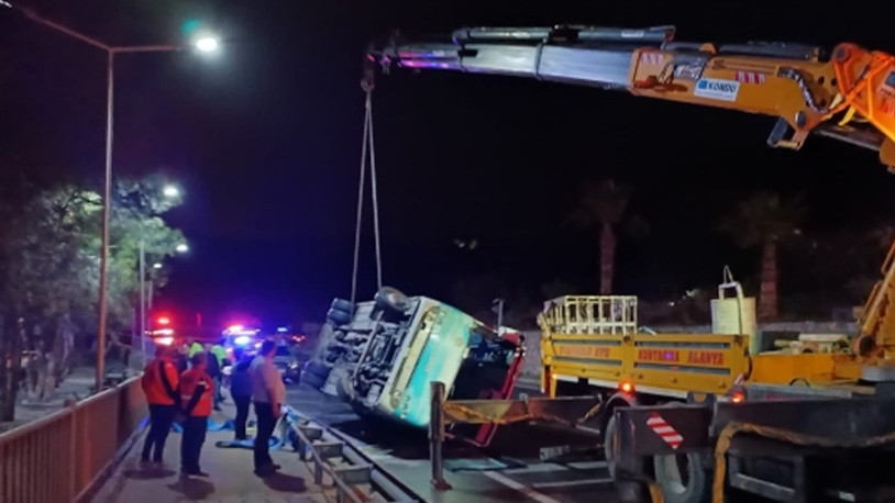Alanya Kestelspor otobüsü deplasman dönüşü kaza yaptı: 2'si ağır 15 yaralı