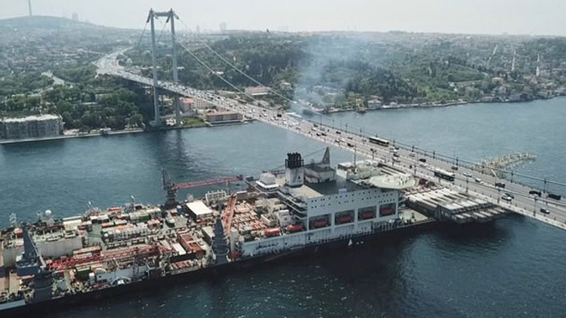 İstanbul Boğazı'nda gemi trafiği kuzey-güney yönlü açıldı