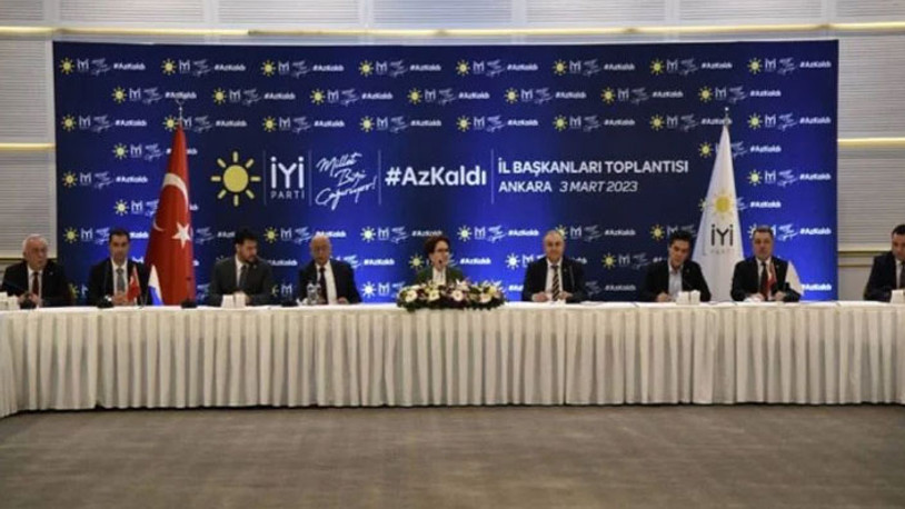 Meral Akşener, il başkanlarıyla bir araya geldi