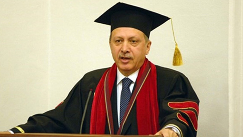 Erdoğan'ın diplomasını bulamayan eski YÖK Başkanı: Merakımdan araştırdım