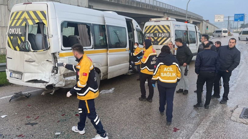 Bursa’da işçileri taşıyan 3 servis aracı çarpıştı: Çok sayıda yaralı