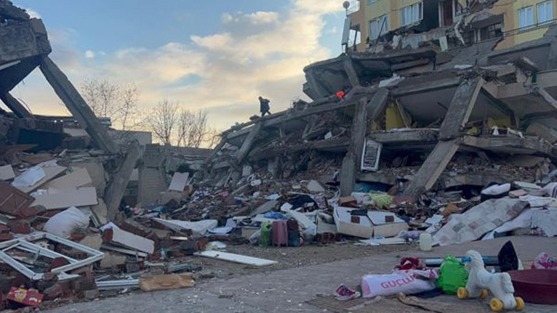 Adıyaman'da depremde yıkılan iki bloklu sitenin şantiye şefi tutuklandı