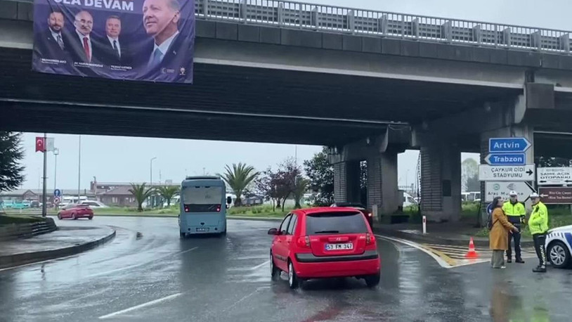Rize'de Erdoğan'ın mitingi öncesi CHP'nin afişleri söküldü