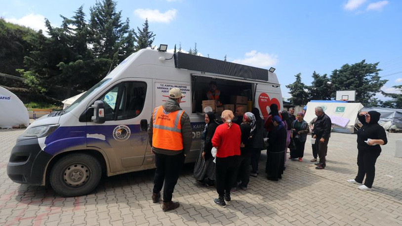 Kartal Belediyesi, Hatay’da 225 bin kişilik yemek dağıttı