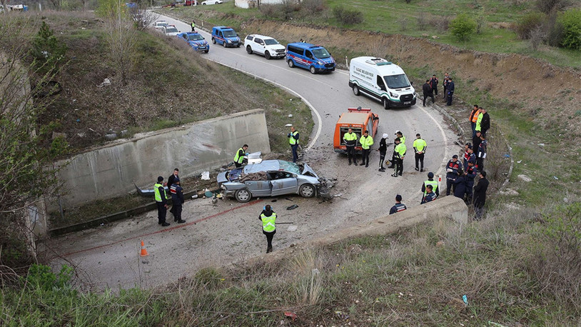 Çankırı'da otomobil beş metre yükseklikten düştü! 3 ölü 2 yaralı