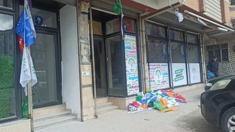 İzmir ve Ankara'da Yeşil Sol Parti seçim bürosuna saldırı