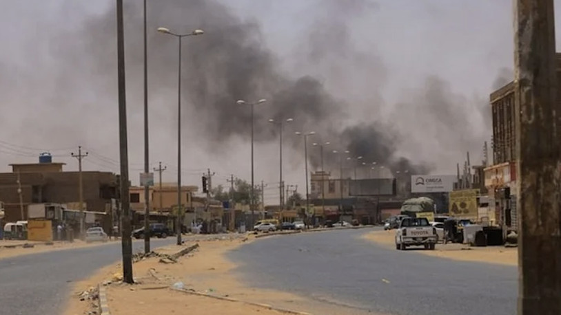 Sudan’da darbe girişimi: Ordu birçok noktayı bombaladı