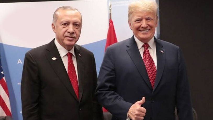 Donald Trump Erdoğan'a gönderdiği 'Aptal olma' mektubunu barının duvarına astı