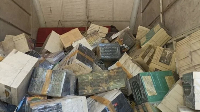 Binlerce kitabı çalarak geri dönüşüm tesisine satan şüpheliler suçüstü yakalandı