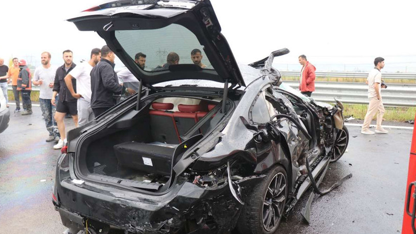 Kuzey Marmara Otoyolu’nda lüks otomobillerin feci kazası