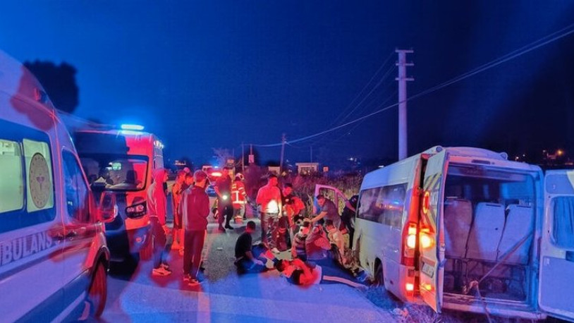 Balıkesir'de kaza: 14 yaralı