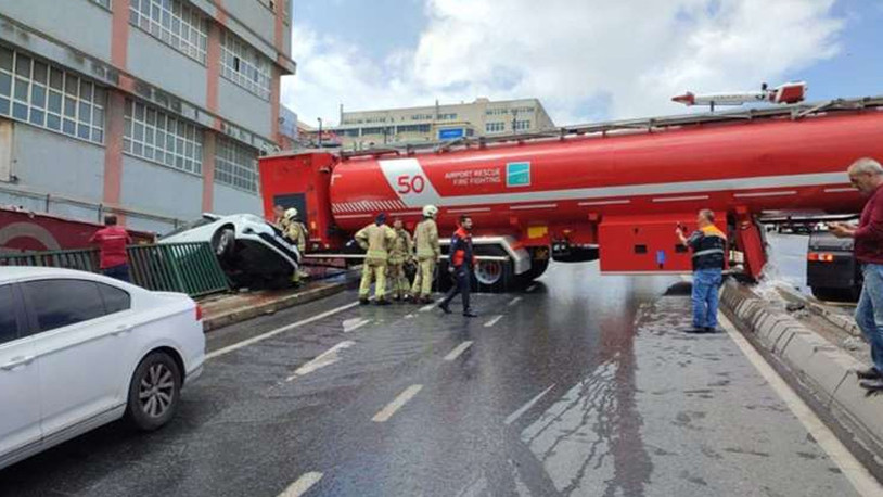 İkitelli'de kaza: Yol trafiğe kapatıldı