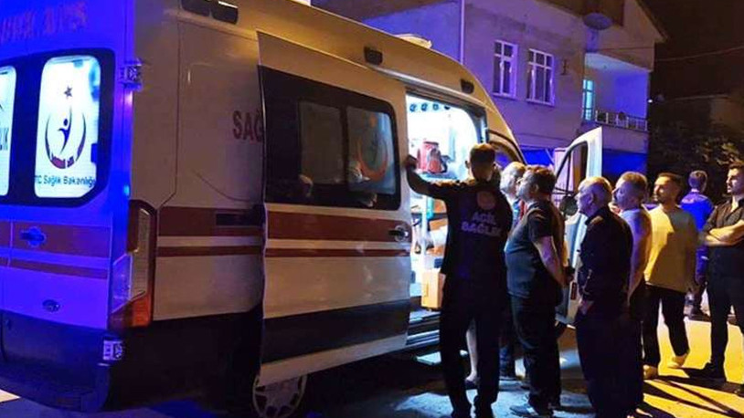 Samsun'da komşular arasında bıçaklı kavga: 3 yaralı
