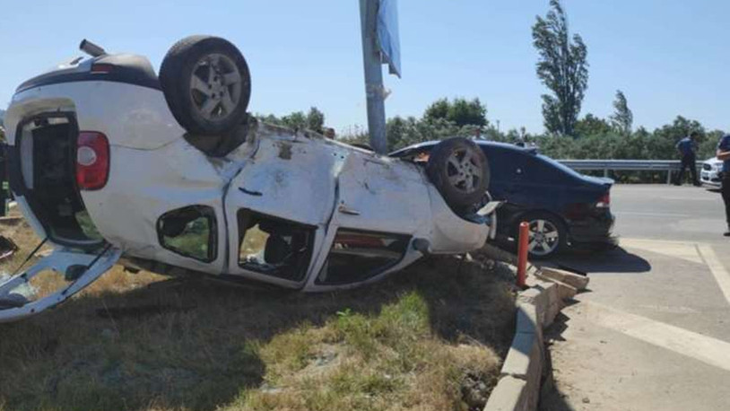 Bursa'da iki otomobilin çarpıştığı kazada 1 kişi öldü, 4 kişi de yaralandı